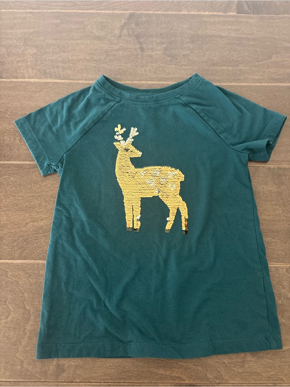 Kids Green Short Sleeve Tee with Gold Sequin Reindeer